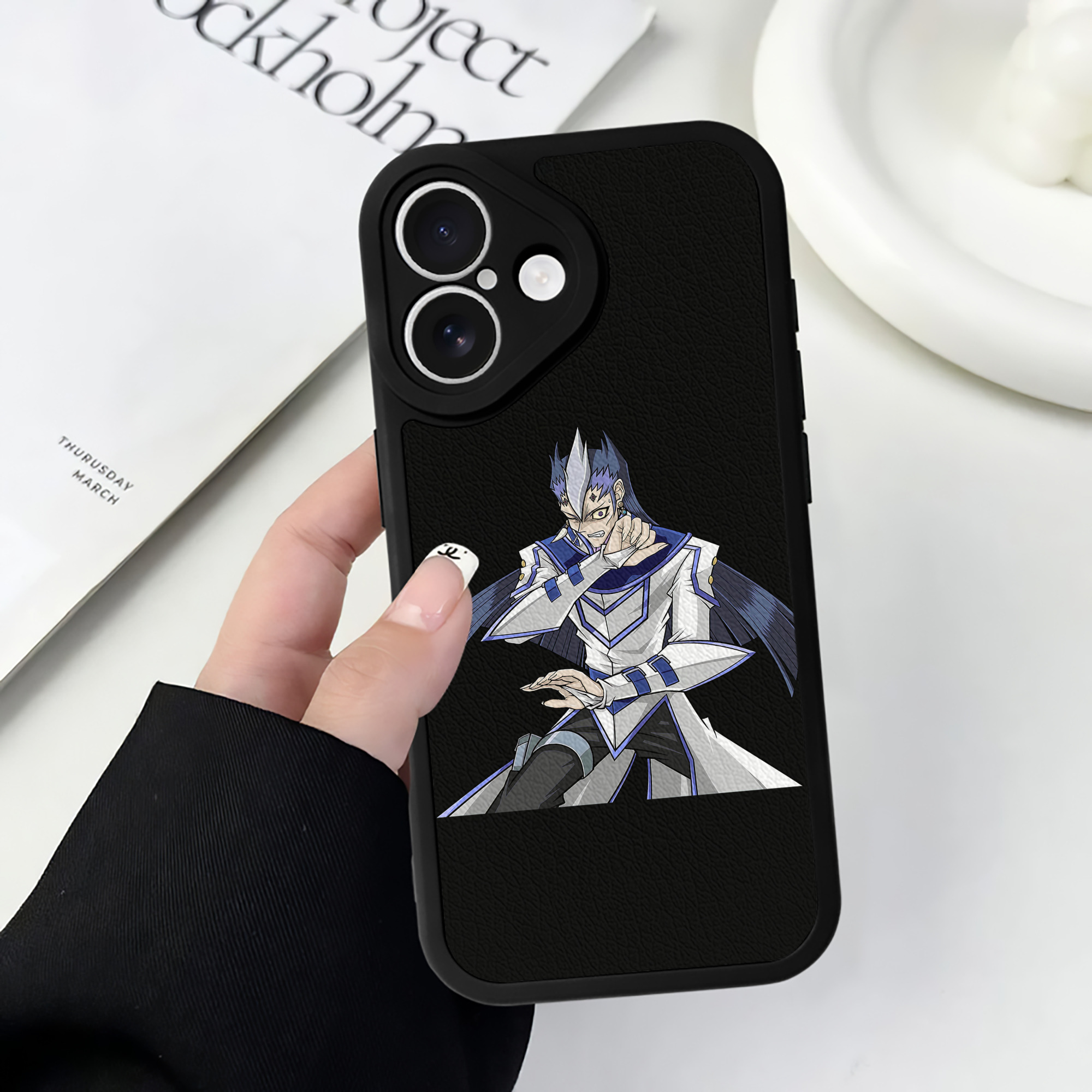 （画像用） 遊☆戯☆王 Yu-Gi-Oh! 【iPhone 16シリーズ対応】シリコンスマホケース（レザー調） 材質：シリコン
